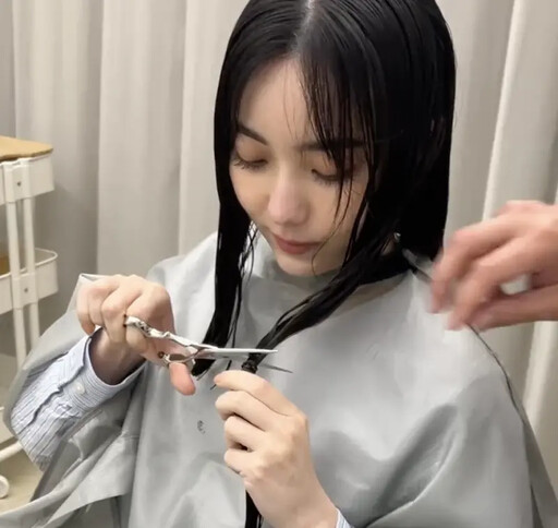 女神親剪10年長髮!黑嘉嘉行善全捐癌症基金