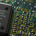 創46年來新高！電子業4月加班27.9 小時
