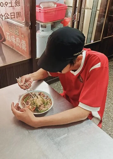 黑戶一句話衝擊她!作家:讓我有很多感觸