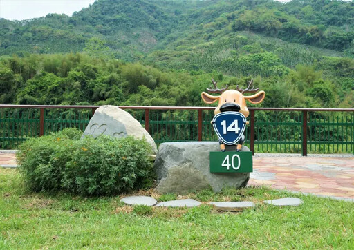 南投「一世是你」小鹿繫安全帶萌樣曝光