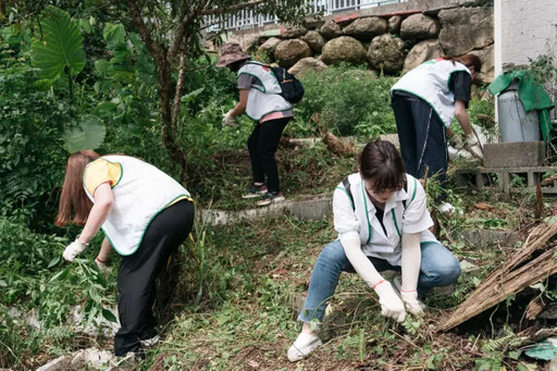 信義房屋志工攜手中寮之藝 助維護社區環境