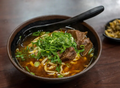 老闆要退休了!延三夜市「汕頭牛肉麵」熄燈