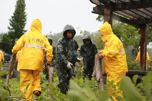 雨彈狂炸不停 後指部動員協助嘉義災後復原