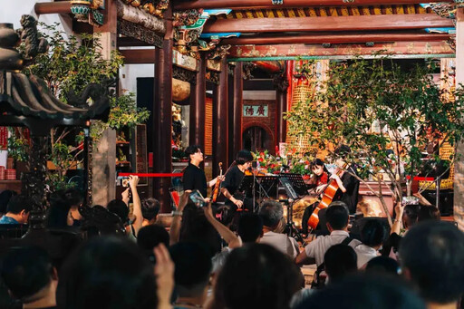 台中百貨公司很藝文到中友看畫展廣三聽音樂