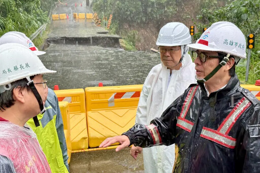 陳其邁六龜勘災 籲重建納入丹納斯特別條例