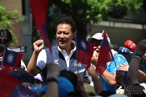 槓上賴品妤！邱鎮軍：持股可以監督收錢嘴軟