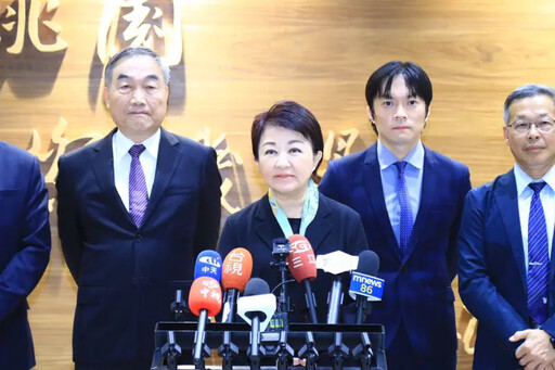 颱風往南修!盧秀燕預告下午4點一級開設