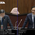 邱鎮軍想LINE「萊爾校長」 卓揆備詢台笑噴
