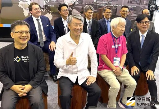 高雄市政府與業者在亞灣新創大南方展會設攤