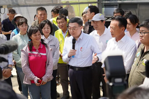 關心災後農產重建 卓榮泰視察嘉義溫室設施