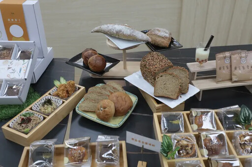 台南開發黃金蕎麥蛋黃酥首度亮相