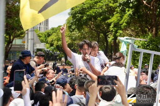 民進黨批黃國昌暴力襲警 她酸雙標
