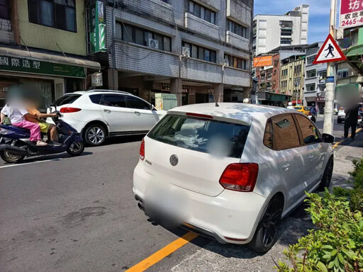 欠款10萬車輛臨停執行分署 當場遭智慧扣車