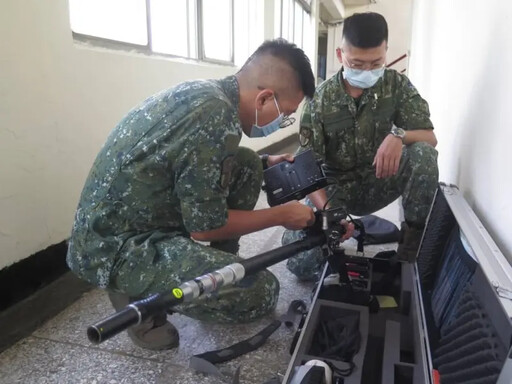 堰塞湖溢流致災 陸軍直升機運兵赴花蓮救災