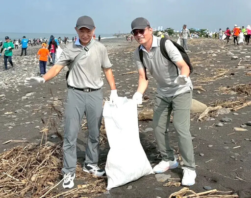 產業園區管理局屏南產業園區服務中心辦淨灘