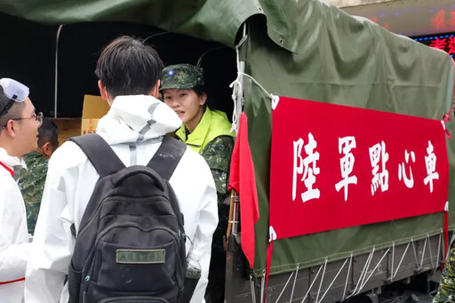 陸軍點心車首度出動 提供花蓮救災官兵能量