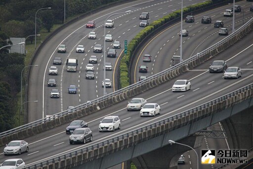 返家車潮湧現 上午國5北向恐塞爆