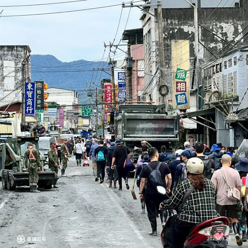 名家》單厚之/鏟子超人流汗水 政客噴口水