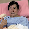 62歲洪榮宏住院開刀！曬躺床照：靜養坐月子