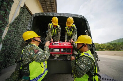 輕颱鳳凰 第四作戰區投入災防整備和撤離