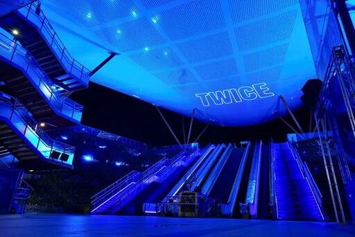 迎TWICE開唱 高捷藍色應援