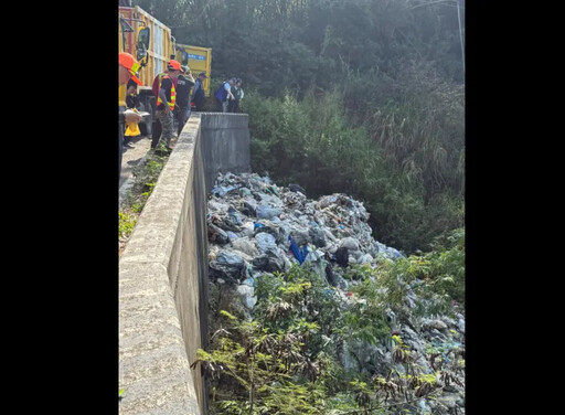 大峽谷、垃圾山連環爆！他批陳其邁包庇