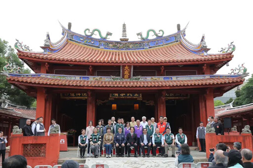 總統赴臺南參香揭匾 黃偉哲陪同為市民祈福