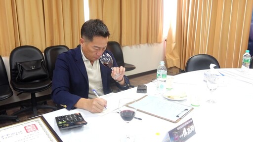 紫晶盃葡萄酒評鑑 葡萄干酒組由路葡萄酒莊掄元