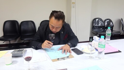 紫晶盃葡萄酒評鑑 葡萄干酒組由路葡萄酒莊掄元