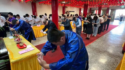 八卦山大佛寺舉行祭孔大典 吟詩紀念至聖先師