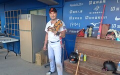 「2025紅白明星公益棒球賽 藝人羅平力挺公益棒球賽：揮棒不只是比賽，更是溫暖的接力！」