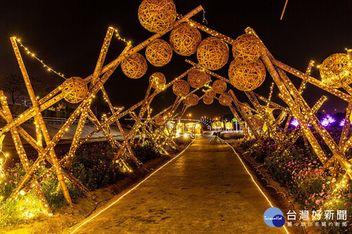 南投燈會「竹夢金沙」燈區 竹藝與沙雕的結合裝置藝術