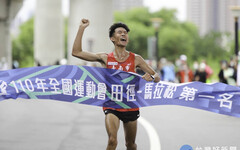 臺南馬拉松選手挑戰韓國汝矣島櫻花馬拉松 體育局長為選手加油