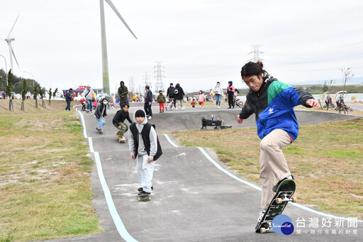 彰化縣第一座水岸遊憩公園 嬉濱海豚公園竣工啟用