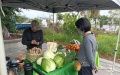 「蔬果裸賣、袋來好運」 台東環保局邀大家4/13迺菜市仔領TTPush金幣