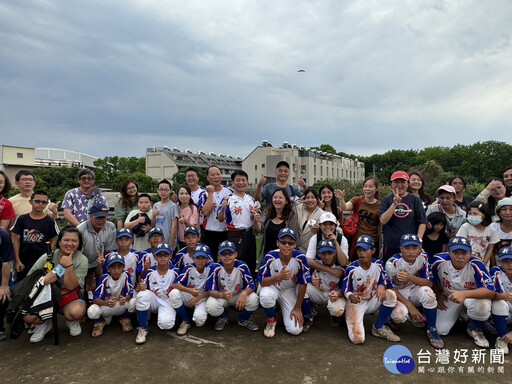 南投新豐國小少棒隊 勇奪國小軟式組全國棒球聯賽冠軍