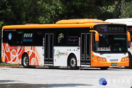 台南新增18輛電動公車上線 首度行駛國道營運