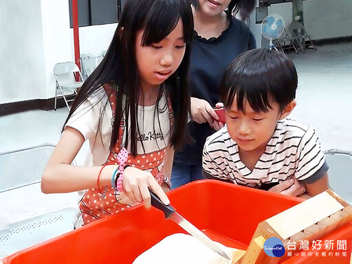 新北市圖「閱見中秋」秋遊小旅行 邀親子體驗月見豆腐與茶鄉風情