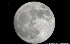 中秋夜「超級月亮」巧逢「土星合月」 本世紀僅見