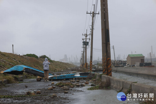 台西鄉老舊海堤難敵暴潮強浪 水防道路滿目瘡痍