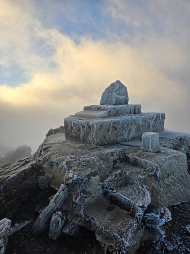 白淞點玉山 玉管處籲上山請注意保暖