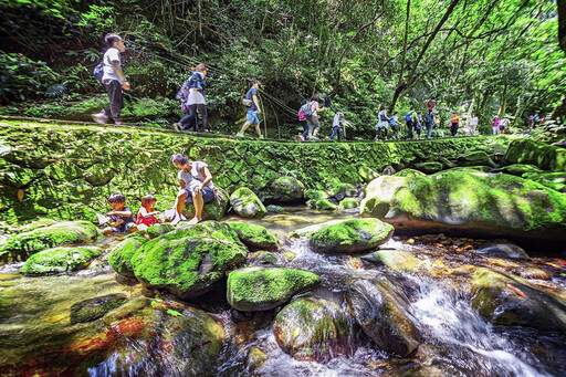 春節登山健行祈福 步步高升迎新年