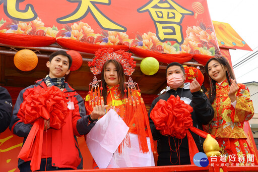 嘉義市月老廟拋繡球招親大會 吸引超過500名未婚男女報名