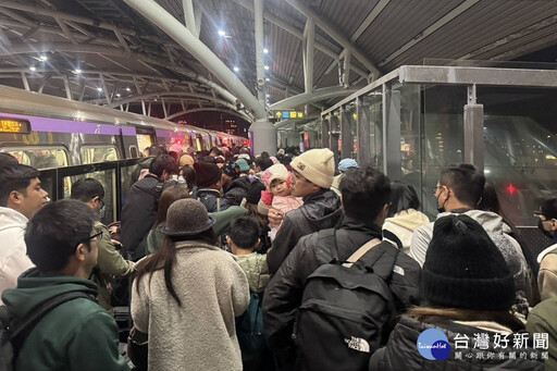 台灣燈會效應浮現 試營運首週末機捷運量近30萬人次