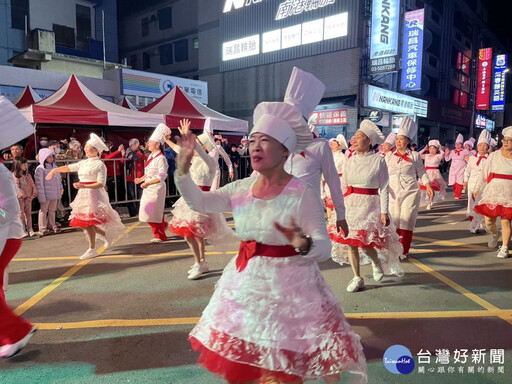 金蛇納福迎天穿 竹縣花燈踩街新埔登場