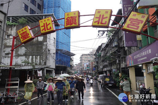回南鯤鯓代天府謁祖 台北鎮北宮全程徒步11天288公里