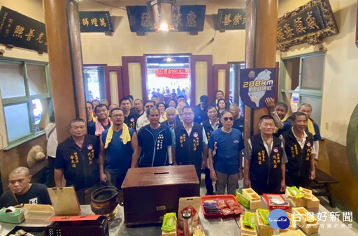 288公里勇腳謁祖進香 台北鎮北宮抵達南鯤鯓代天府受到隆重歡迎