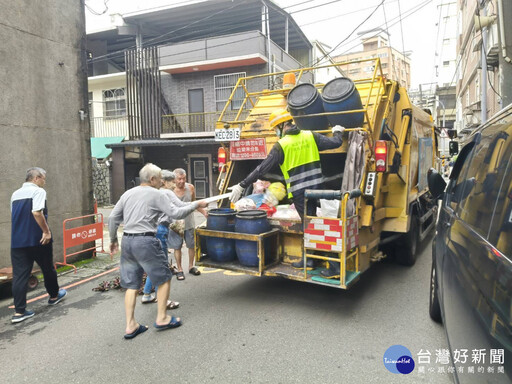 端午連假垃圾正常清運 桃園市清潔隊員持續服務市民