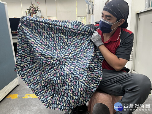 清潔隊員發揮創意巧思 廢棄雨傘搖身變環保小物