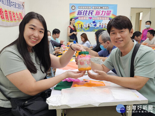 跨國感恩情！新住民夫婦手作家飾燈 聽德國講師說溫情故事